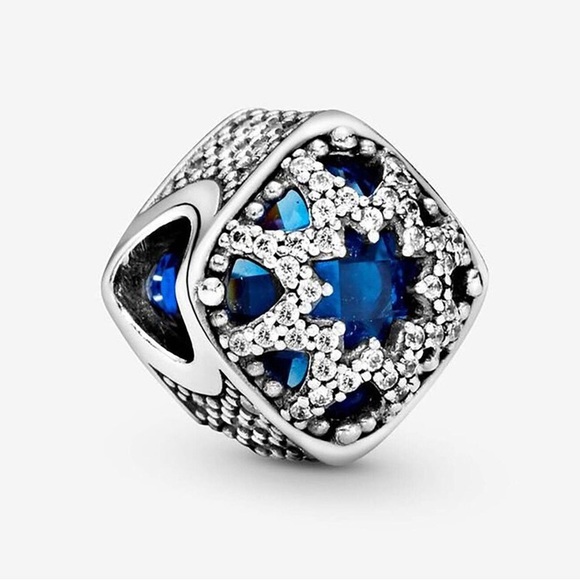 Pandora bracelet with 3 charms 2 clips and 2 separators - Picture 10 of 11